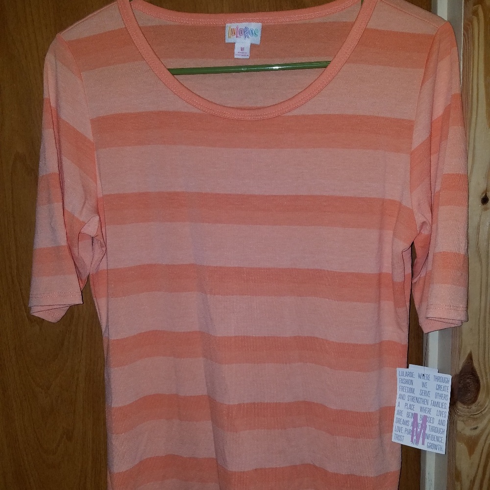 Lularoe Gigi shirt